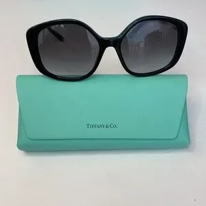 TIFFANY & CO. Blue Gradient Gray Irregular Ladies Sunglasses
TF4192 83158F 54 Tiffany Azure Gradient Blue Cat Eye Ladies Sunglasses TF4187  main image 4